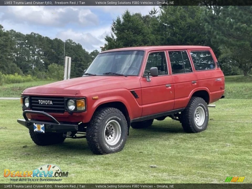 Front 3/4 View of 1983 Toyota Land Cruiser FJ60 Photo #1