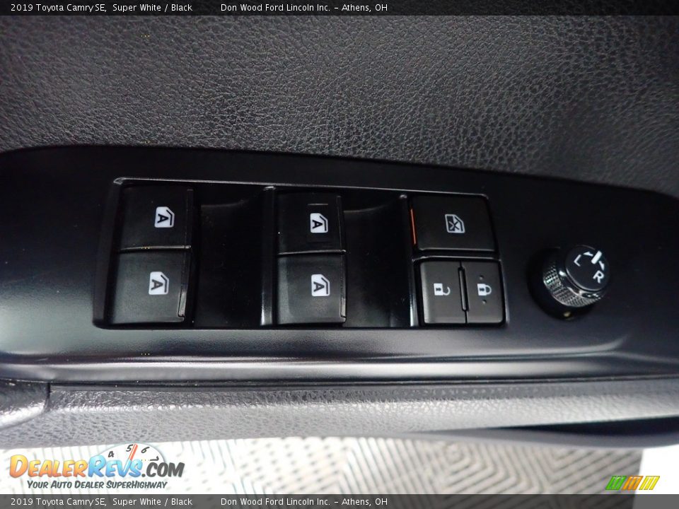 2019 Toyota Camry SE Super White / Black Photo #19