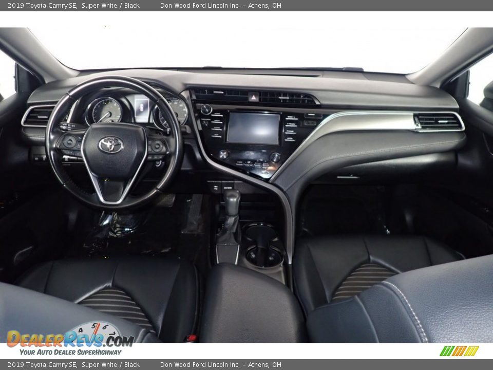 2019 Toyota Camry SE Super White / Black Photo #22