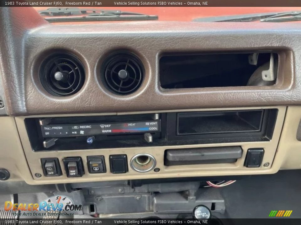 Controls of 1983 Toyota Land Cruiser FJ60 Photo #10
