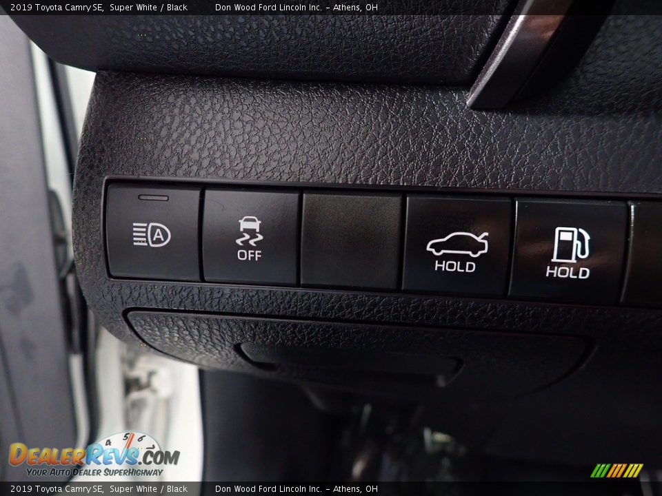 2019 Toyota Camry SE Super White / Black Photo #29