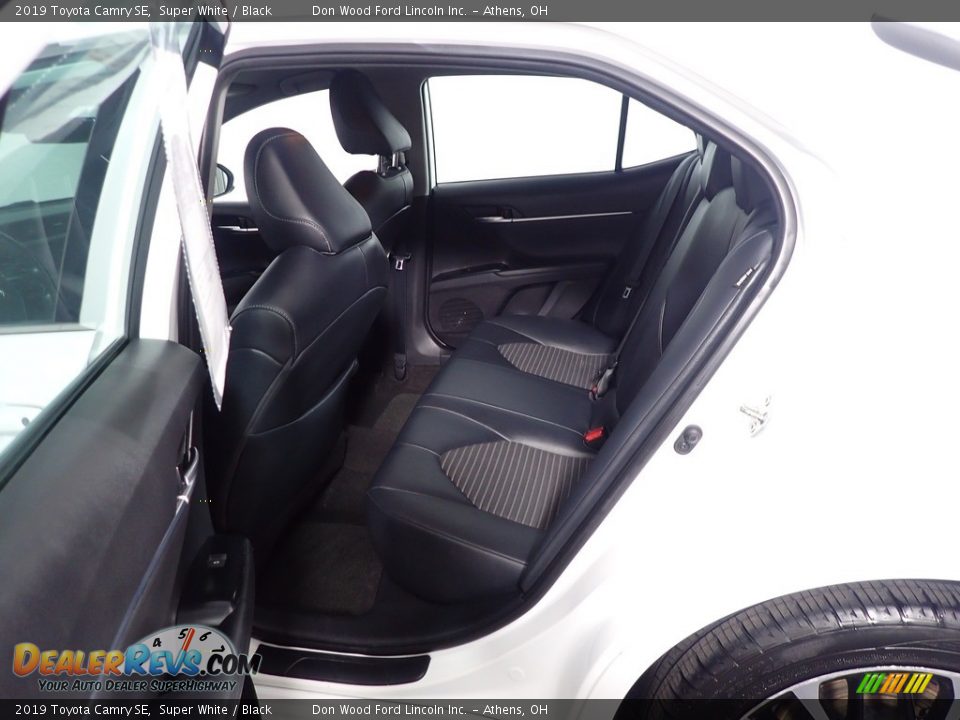 2019 Toyota Camry SE Super White / Black Photo #33