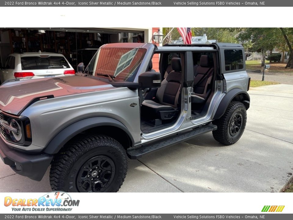 Iconic Silver Metallic 2022 Ford Bronco Wildtrak 4x4 4-Door Photo #2