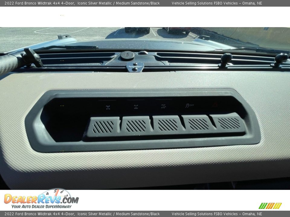 2022 Ford Bronco Wildtrak 4x4 4-Door Iconic Silver Metallic / Medium Sandstone/Black Photo #11
