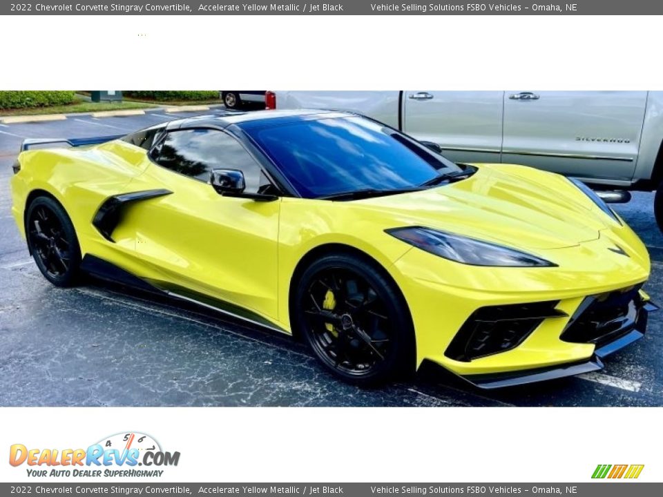 Front 3/4 View of 2022 Chevrolet Corvette Stingray Convertible Photo #2