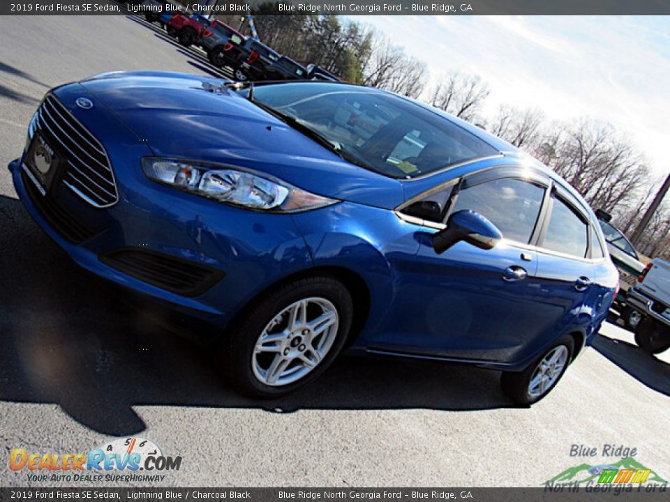 2019 Ford Fiesta SE Sedan Lightning Blue / Charcoal Black Photo #27