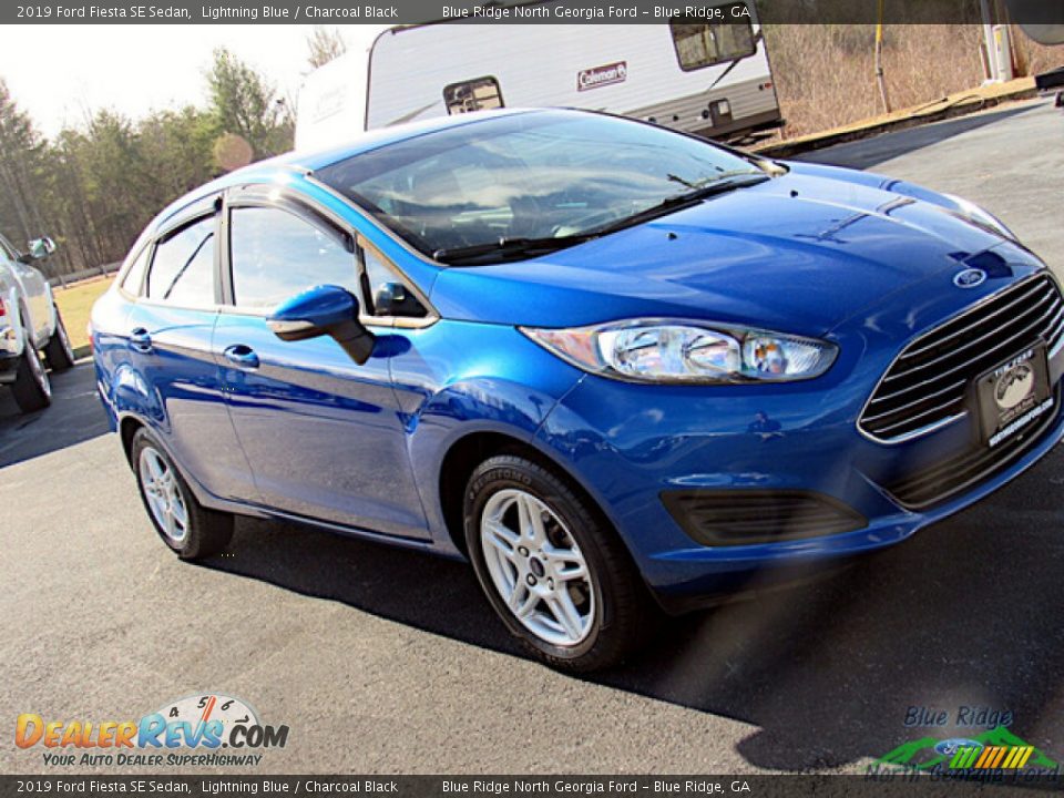 2019 Ford Fiesta SE Sedan Lightning Blue / Charcoal Black Photo #28