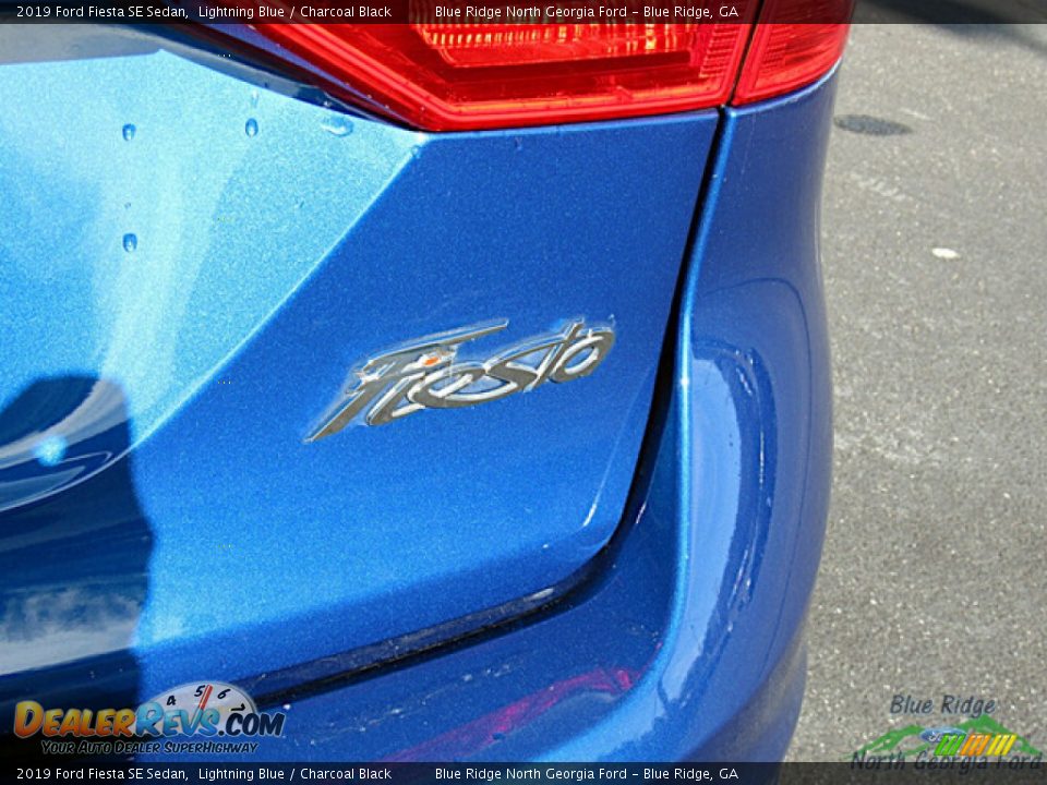 2019 Ford Fiesta SE Sedan Lightning Blue / Charcoal Black Photo #32