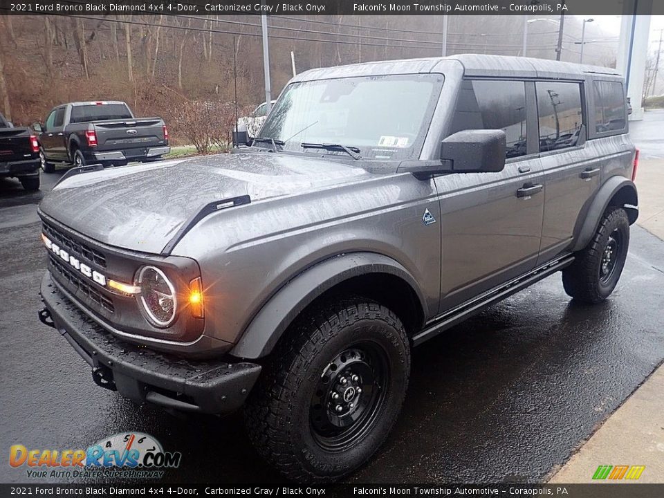 Front 3/4 View of 2021 Ford Bronco Black Diamond 4x4 4-Door Photo #7