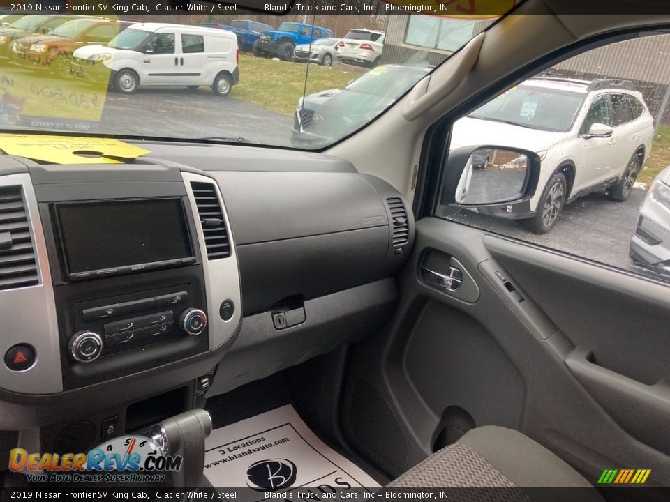 2019 Nissan Frontier SV King Cab Glacier White / Steel Photo #16