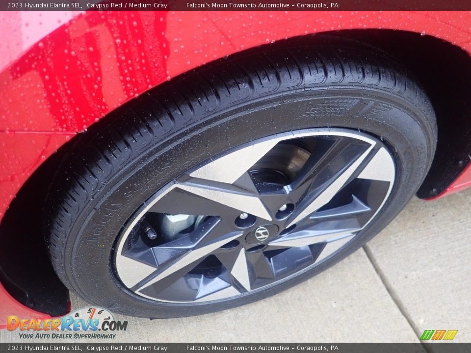 2023 Hyundai Elantra SEL Calypso Red / Medium Gray Photo #10