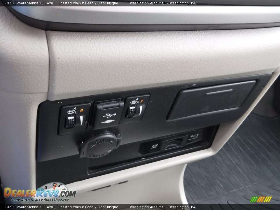 Controls of 2020 Toyota Sienna XLE AWD Photo #7