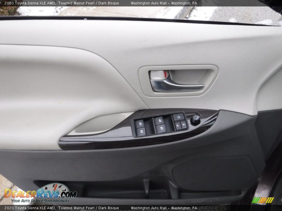 Door Panel of 2020 Toyota Sienna XLE AWD Photo #23