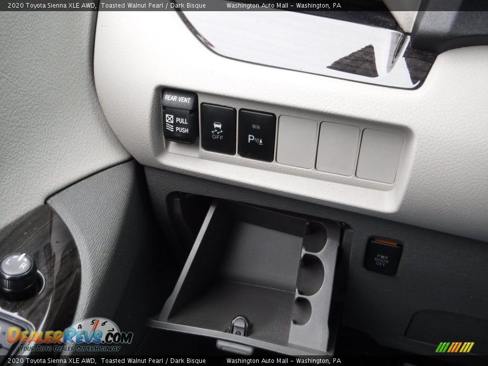 Controls of 2020 Toyota Sienna XLE AWD Photo #28