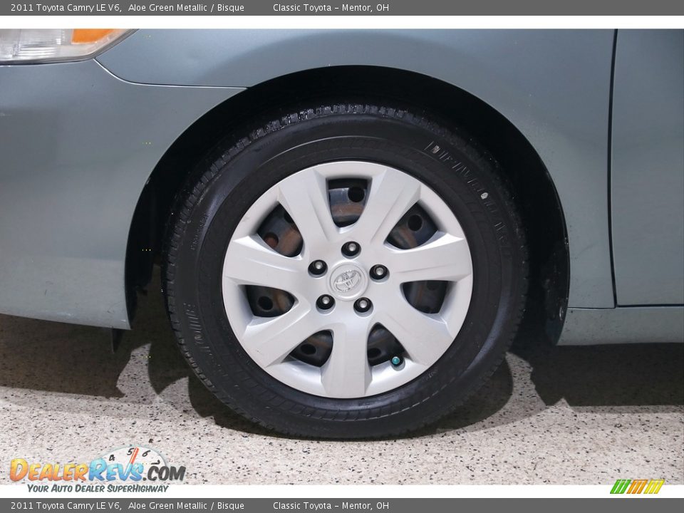 2011 Toyota Camry LE V6 Aloe Green Metallic / Bisque Photo #19