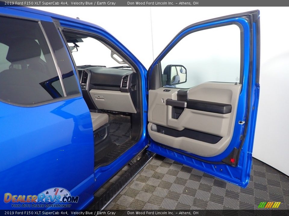 2019 Ford F150 XLT SuperCab 4x4 Velocity Blue / Earth Gray Photo #36