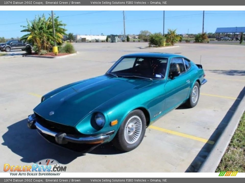 Front 3/4 View of 1974 Datsun 260Z Coupe Photo #1