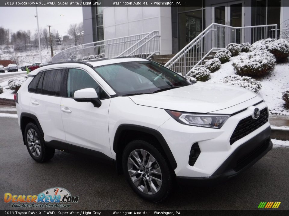 2019 Toyota RAV4 XLE AWD Super White / Light Gray Photo #1