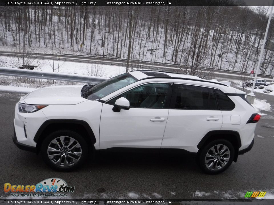 2019 Toyota RAV4 XLE AWD Super White / Light Gray Photo #13