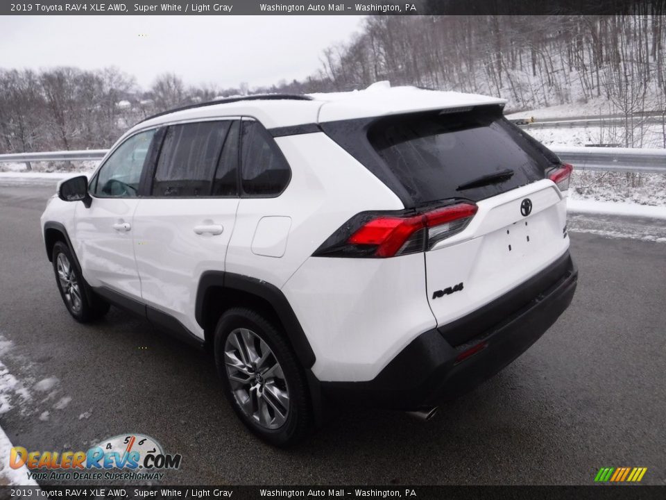 2019 Toyota RAV4 XLE AWD Super White / Light Gray Photo #14