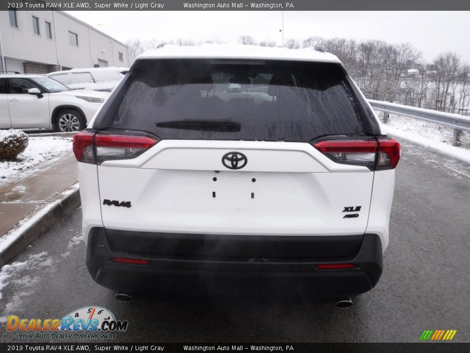 2019 Toyota RAV4 XLE AWD Super White / Light Gray Photo #15