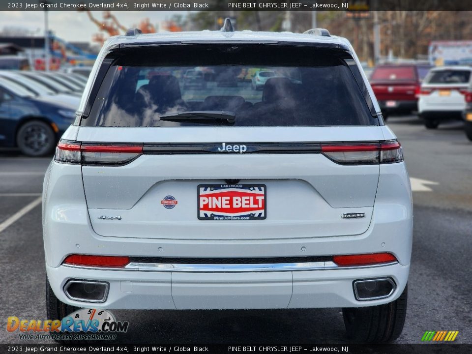 2023 Jeep Grand Cherokee Overland 4x4 Bright White / Global Black Photo #6