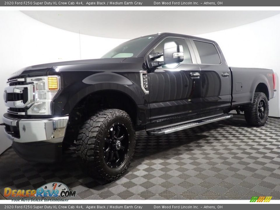 2020 Ford F250 Super Duty XL Crew Cab 4x4 Agate Black / Medium Earth Gray Photo #8