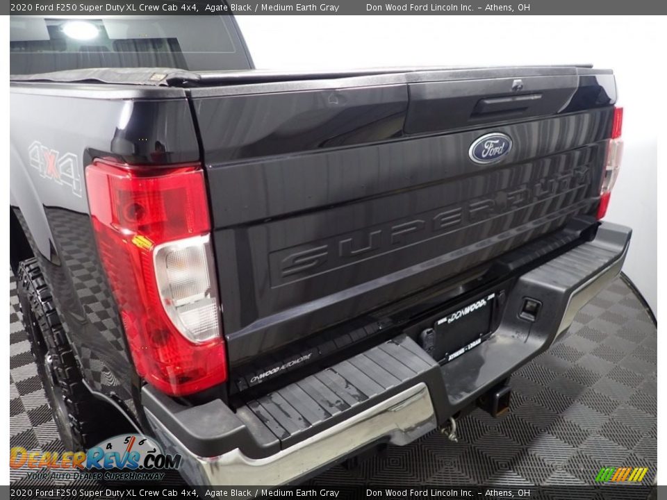 2020 Ford F250 Super Duty XL Crew Cab 4x4 Agate Black / Medium Earth Gray Photo #12