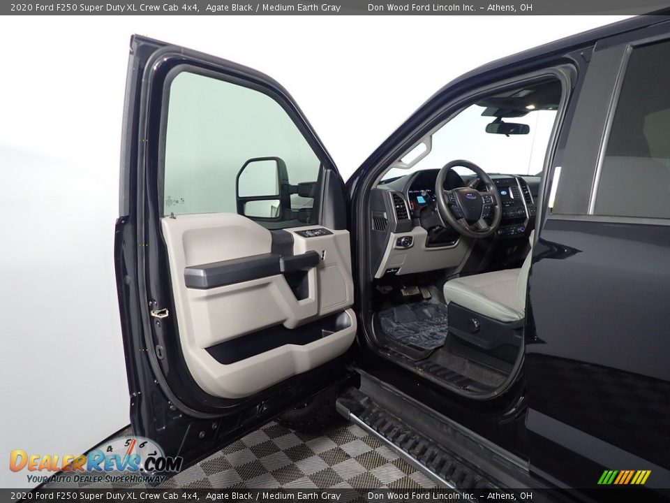 2020 Ford F250 Super Duty XL Crew Cab 4x4 Agate Black / Medium Earth Gray Photo #14