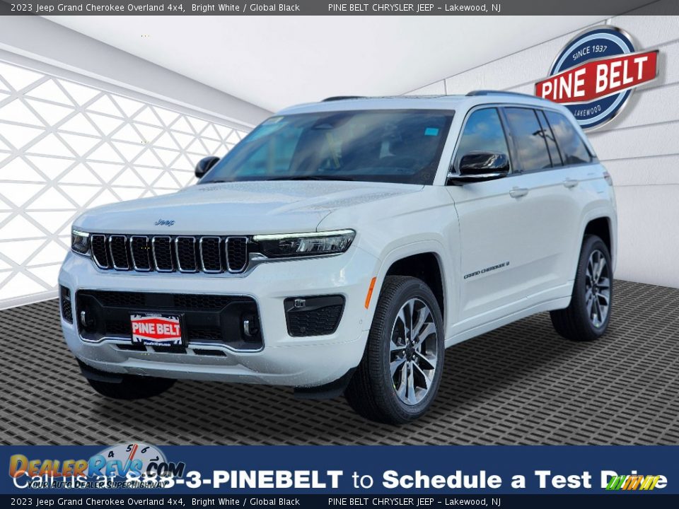 2023 Jeep Grand Cherokee Overland 4x4 Bright White / Global Black Photo #1