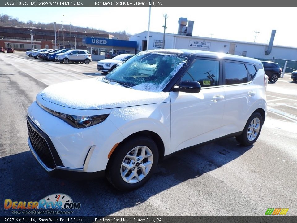 2023 Kia Soul LX Snow White Pearl / Black Photo #4