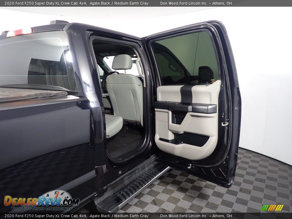 2020 Ford F250 Super Duty XL Crew Cab 4x4 Agate Black / Medium Earth Gray Photo #30