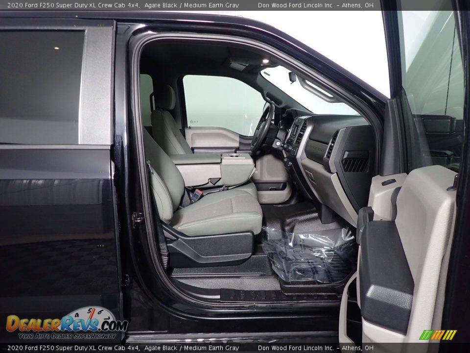2020 Ford F250 Super Duty XL Crew Cab 4x4 Agate Black / Medium Earth Gray Photo #33