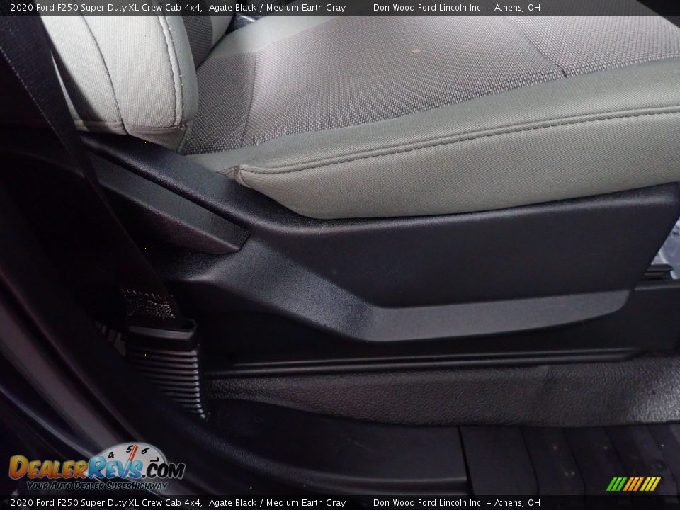 2020 Ford F250 Super Duty XL Crew Cab 4x4 Agate Black / Medium Earth Gray Photo #34