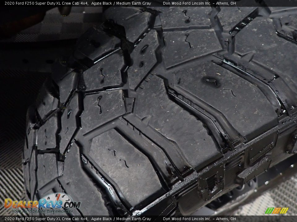 2020 Ford F250 Super Duty XL Crew Cab 4x4 Agate Black / Medium Earth Gray Photo #36