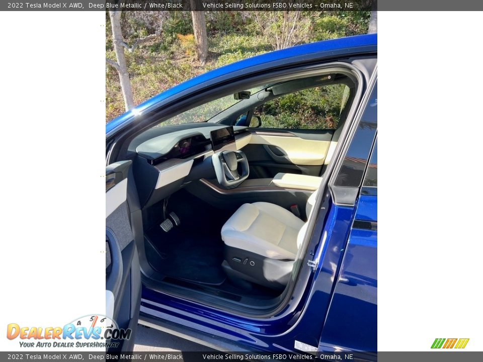 White/Black Interior - 2022 Tesla Model X AWD Photo #4