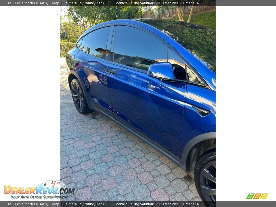 2022 Tesla Model X AWD Deep Blue Metallic / White/Black Photo #7