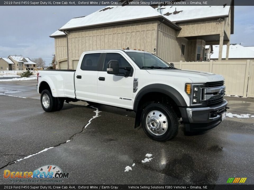 Front 3/4 View of 2019 Ford F450 Super Duty XL Crew Cab 4x4 Photo #2