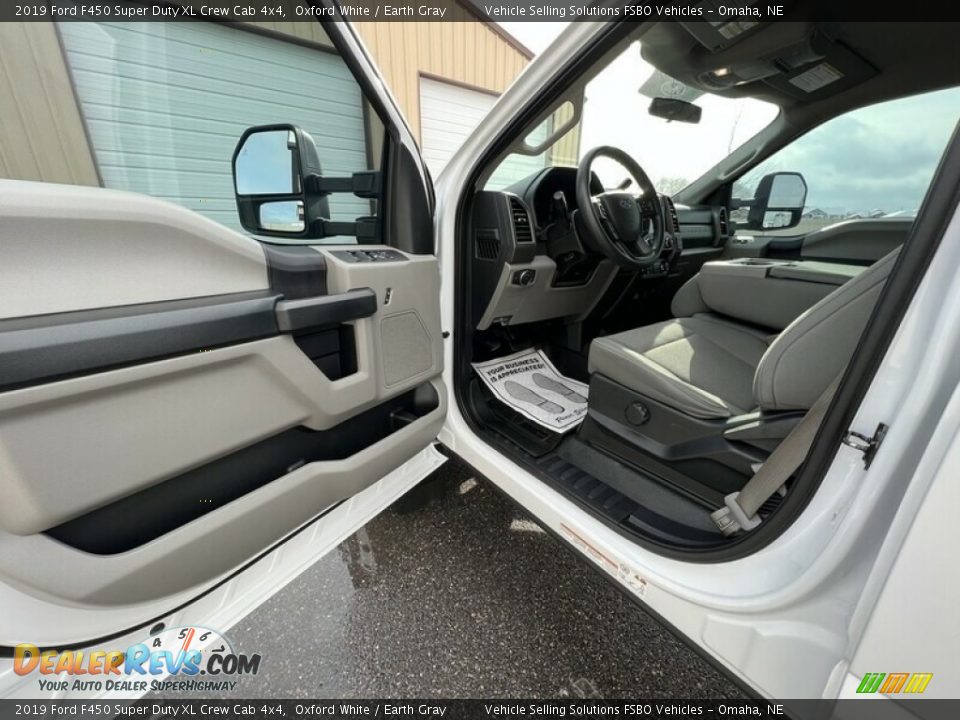 Door Panel of 2019 Ford F450 Super Duty XL Crew Cab 4x4 Photo #10