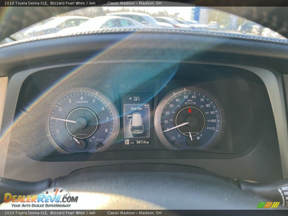 2019 Toyota Sienna XLE Blizzard Pearl White / Ash Photo #10