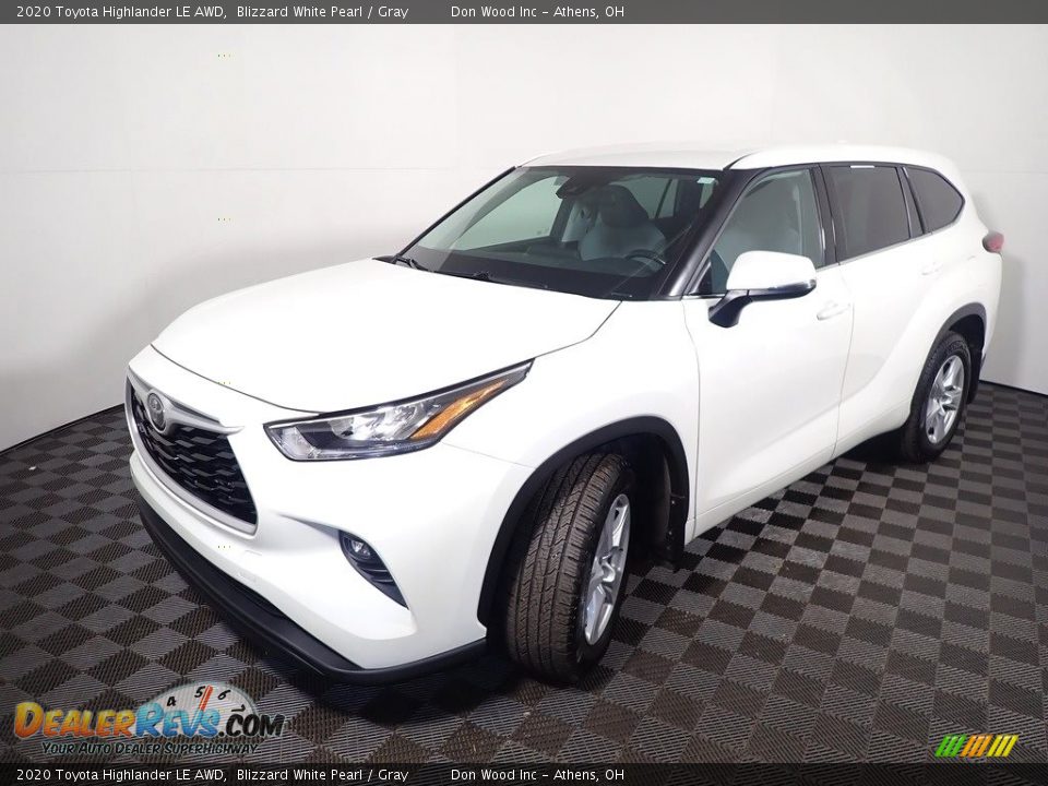 2020 Toyota Highlander LE AWD Blizzard White Pearl / Gray Photo #8