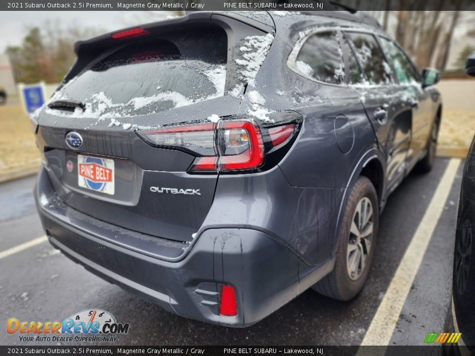 2021 Subaru Outback 2.5i Premium Magnetite Gray Metallic / Gray Photo #4