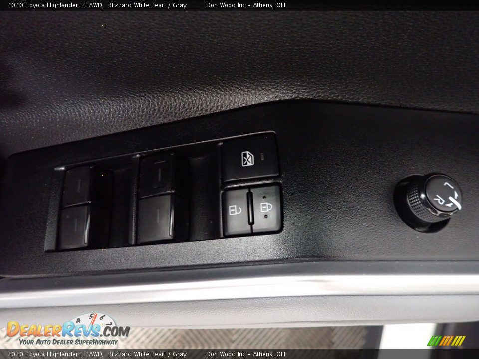 2020 Toyota Highlander LE AWD Blizzard White Pearl / Gray Photo #18