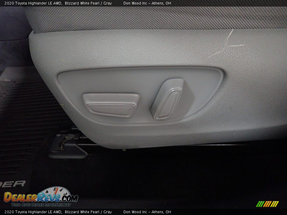 2020 Toyota Highlander LE AWD Blizzard White Pearl / Gray Photo #20