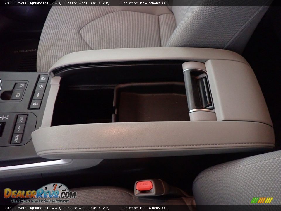 2020 Toyota Highlander LE AWD Blizzard White Pearl / Gray Photo #30
