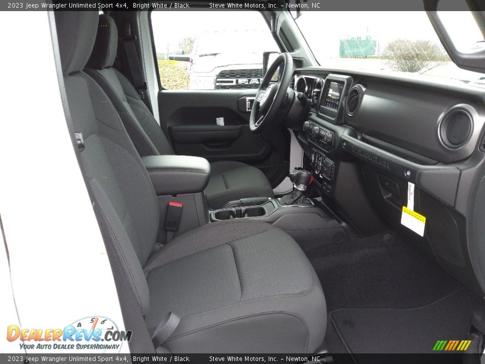 Front Seat of 2023 Jeep Wrangler Unlimited Sport 4x4 Photo #16