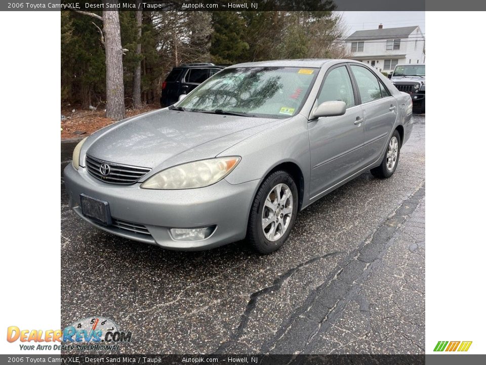 2006 Toyota Camry XLE Desert Sand Mica / Taupe Photo #1