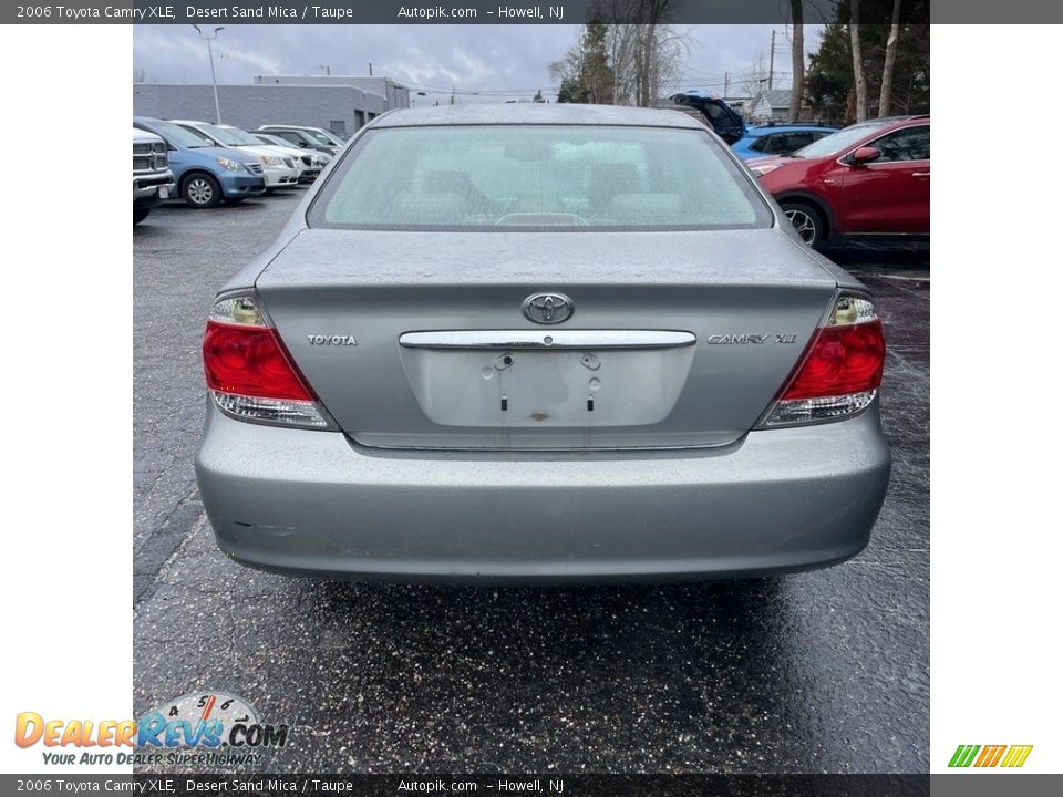 2006 Toyota Camry XLE Desert Sand Mica / Taupe Photo #4