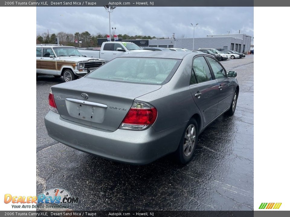 2006 Toyota Camry XLE Desert Sand Mica / Taupe Photo #5