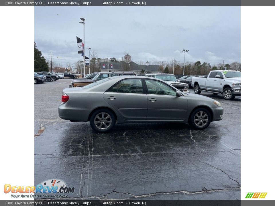 2006 Toyota Camry XLE Desert Sand Mica / Taupe Photo #6